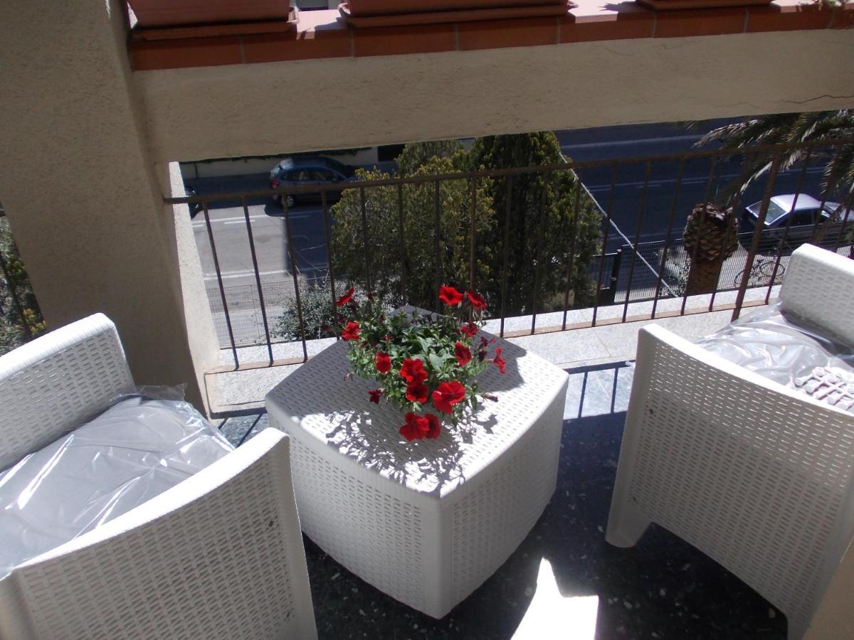 Domus Aurea Bed & Breakfast Ористано Екстериор снимка
